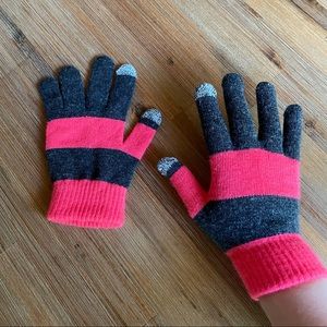 NWOT - Knit Winter Gloves - touchscreen compatible